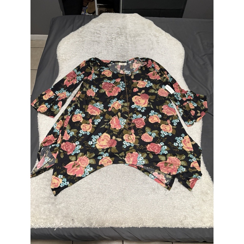 Bobbie Brooks Womens 2X Top Black Floral Bell Sleeve Sharkbite Tunic Necklace